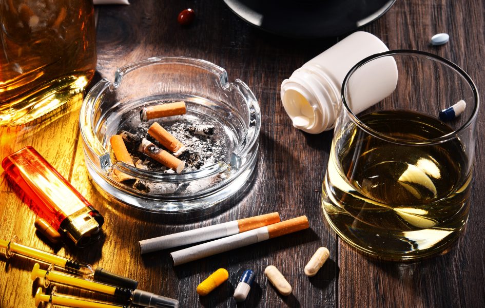 ADDICTION ALCOOL CIGARETTE MEDICAMENT 945x600